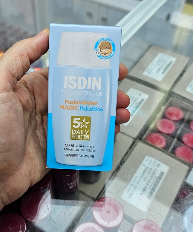 ضدآفتاب کودکان اصلی Fusion Water  fusion water pediatrics spf 50 اصلی به تضمین اصالت کالا
